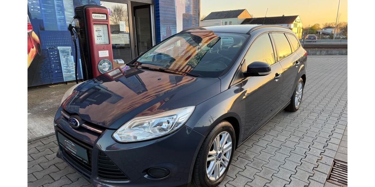Ford Focus 108.000 km 6.999 &euro; Paderborn 33104