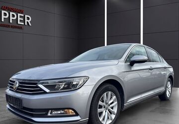 VW Passat 144.500 km 14.950 &euro; Paderborn 33104