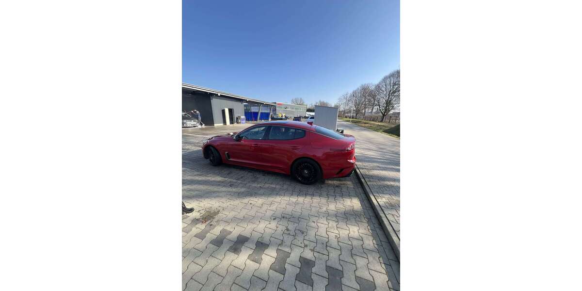 Kia Stinger 39.600 km 37.000 &euro; Lippstadt 59555