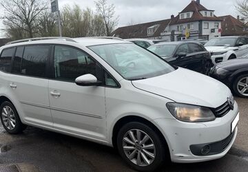 VW Touran 158.000 km 7.999 &euro; Detmold 32758