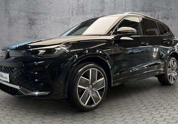 VW Tiguan 5.000 km 52.555 &euro; Paderborn 33100