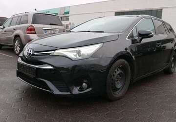 Toyota Avensis 128.319 km 11.990 &euro; Paderborn Schloß-Neuhaus 33104