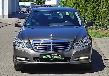 Mercedes-Benz E 300 141.000 km 10.999 &euro; Paderborn 33102