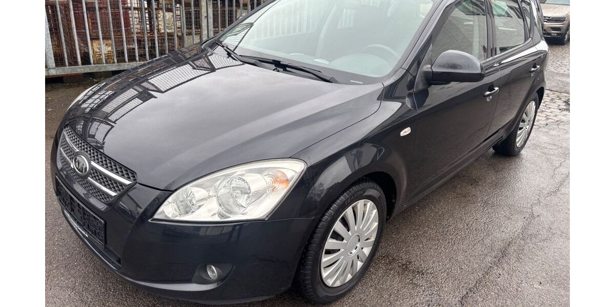 Kia Andere 208.000 km 2.390 &euro; Detmold 32758