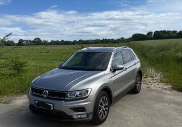 VW Tiguan 121.000 km 18.499 &euro; Paderborn 33100