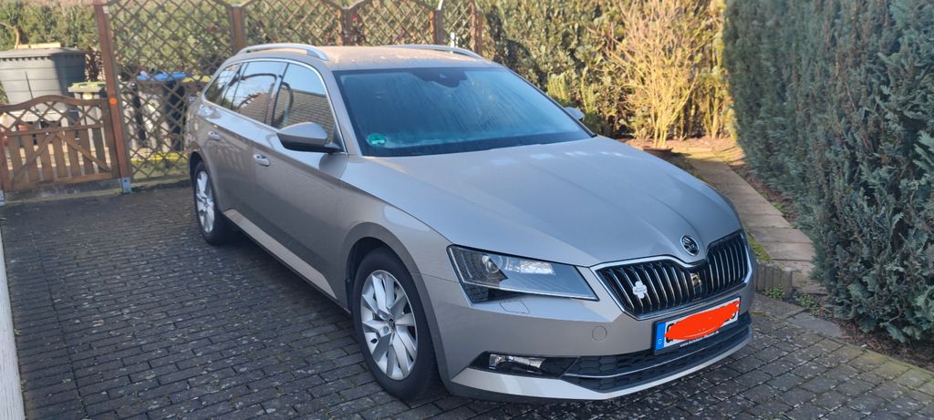 Skoda Superb 103.700 km 19.800 &euro; Rietberg 33397