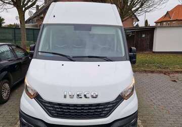 IVECO Daily 123.430 km 18.000 &euro; Paderborn 33100
