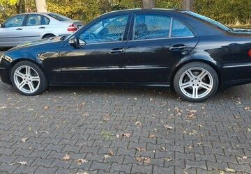 Mercedes-Benz E 320 280.000 km 5.800 &euro; Paderborn 33102
