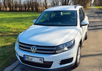 VW Tiguan 132.000 km 9.900 &euro; Paderborn 33100