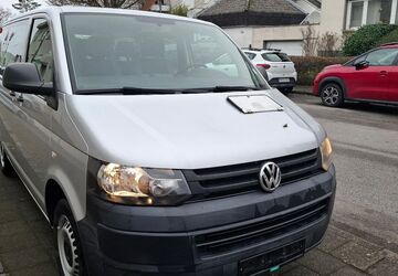 VW T5 Transporter 291.000 km 8.999 &euro; Paderborn 33100