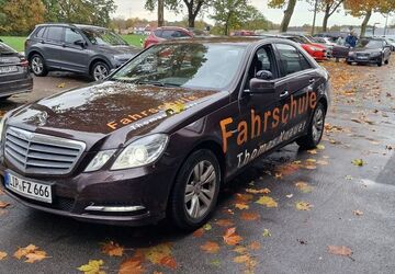 Mercedes-Benz E 200 174.500 km 13.900 &euro; Paderborn 33104