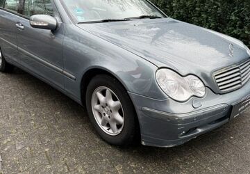 Mercedes-Benz C 180 189.000 km 1.999 &euro; Paderborn 33100