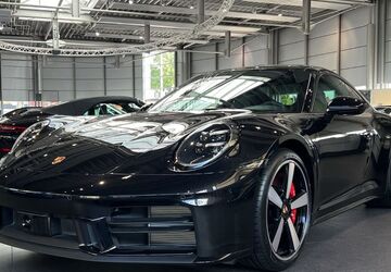 Porsche 992 4.900 km 177.890 &euro; Paderborn 33100