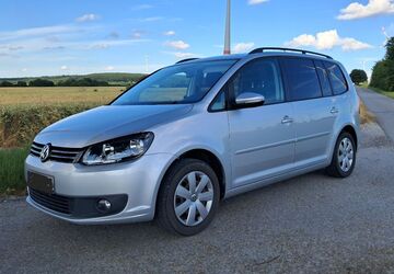 VW Touran 149.000 km 9.200 &euro; Paderborn 33100