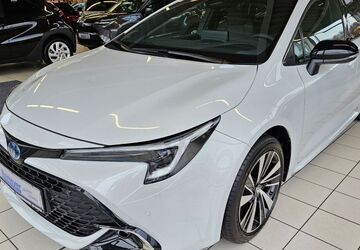Toyota Corolla 2.500 km 30.990 &euro; Paderborn 33104