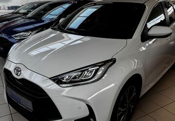 Toyota Yaris 21.415 km 21.890 &euro; Paderborn 33104