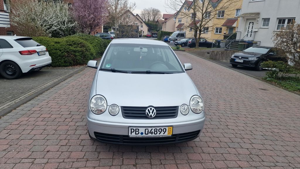 VW Polo 117.859 km 2.400 &euro; Paderborn 33102