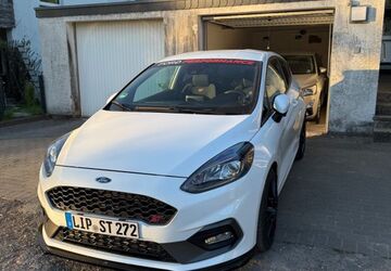 Ford Fiesta 76.894 km 13.000 &euro; Detmold 32756