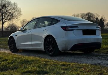 Tesla Model 3 57.902 km 30.500 &euro; Lichtenau 33165