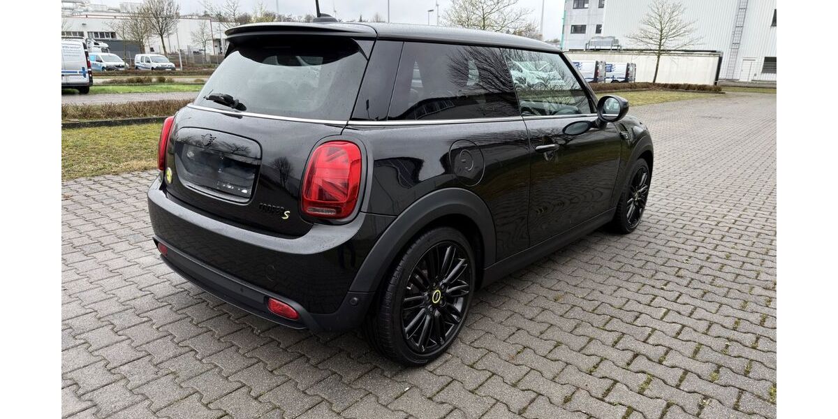 Mini Cooper SE 34.785 km 17.290 &euro; Bad Wünnenberg 33181