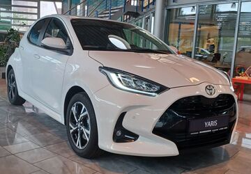 Toyota Yaris 3.750 km 25.480 &euro; Steinheim 32839