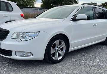 Skoda Superb 132.700 km 9.400 &euro; Paderborn 33102
