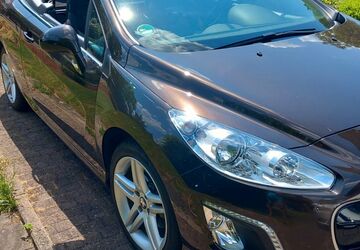 Peugeot 308 81.000 km 6.850 &euro; Paderborn 33165