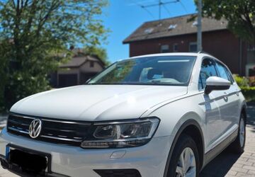 VW Tiguan 136.581 km 19.999 &euro; Paderborn 33100
