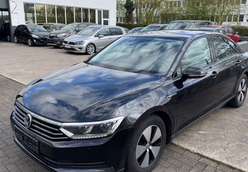 VW Passat 185.000 km 8.999 &euro; Detmold 32758