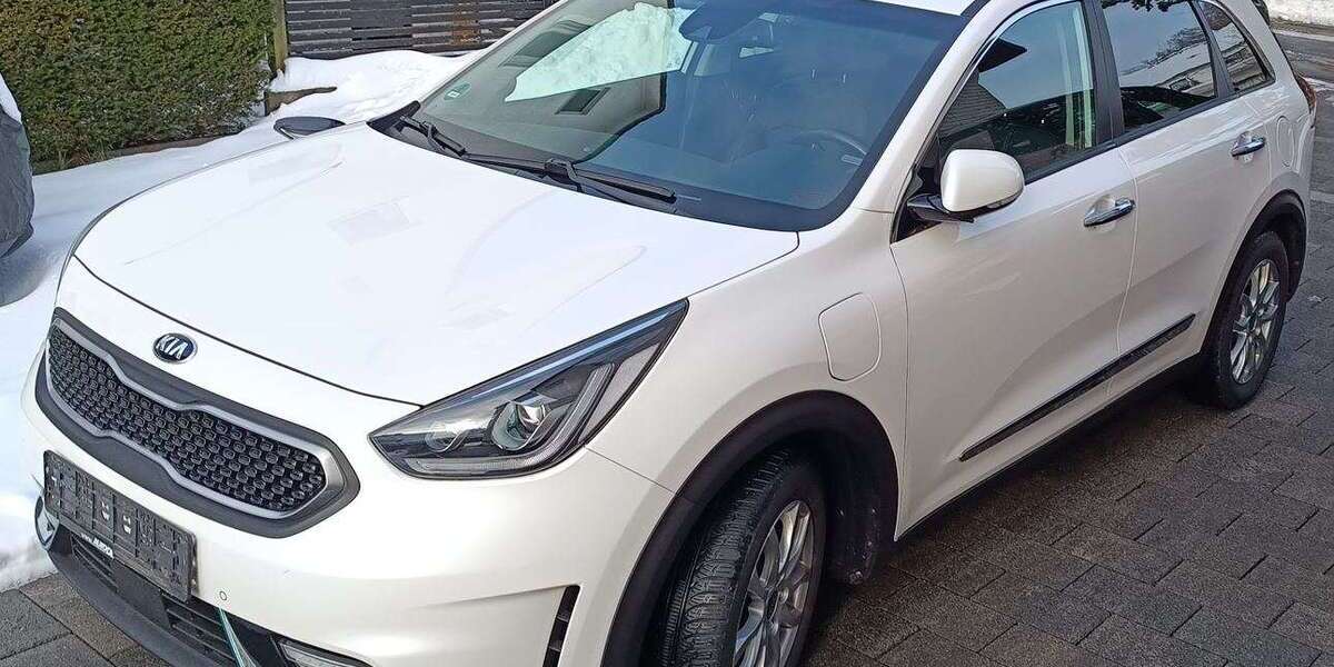 Kia Niro 136.000 km 12.500 &euro; Horn-Bad Meinberg, Stadt 32805