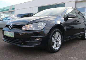 VW Golf 146.984 km 7.990 &euro; Paderborn Schloß-Neuhaus 33104