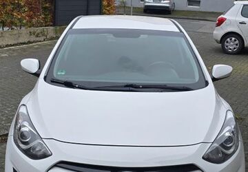 Hyundai i30 133.000 km 7.900 &euro; Paderborn 33098