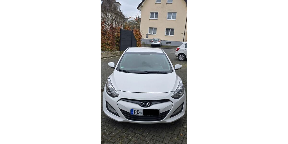 Hyundai i30 133.000 km 7.900 &euro; Paderborn 33098