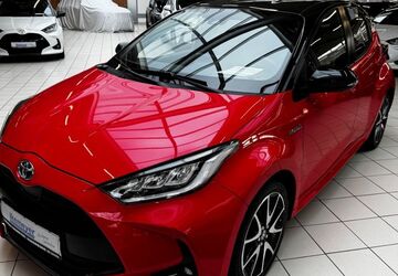 Toyota Yaris 50.000 km 19.890 &euro; Paderborn 33104