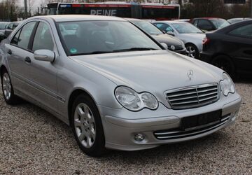 Mercedes-Benz C 220 146.000 km 5.950 &euro; Paderborn 33106