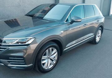 VW Touareg 187.200 km 28.499 &euro; Paderborn 33106