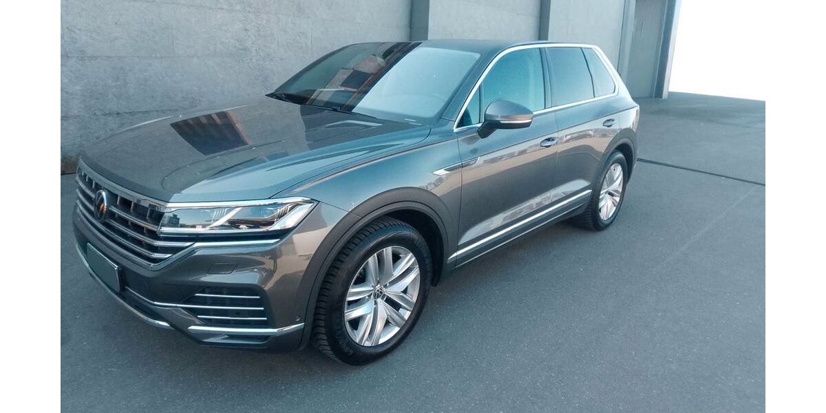 VW Touareg 187.200 km 28.499 &euro; Paderborn 33106