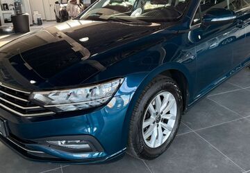 VW Passat Variant 104.000 km 21.450 &euro; Paderborn 33106