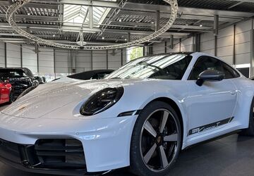 Porsche 992 3.000 km 154.890 &euro; Paderborn 33100