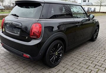 Mini Cooper SE 34.785 km 17.290 &euro; Bad Wünnenberg 33181