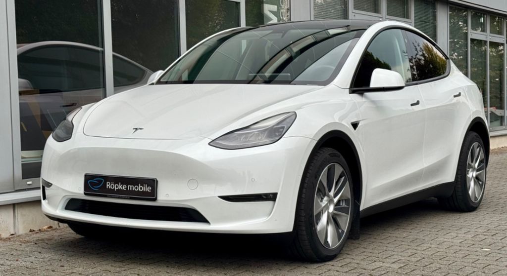 Tesla Model Y 55.296 km 33.890 &euro; Paderborn 33100