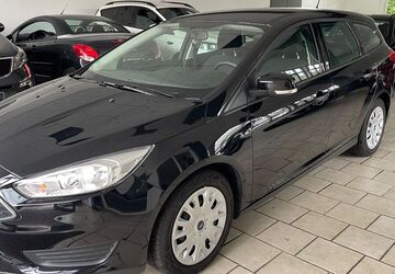 Ford Focus 37.000 km 7.999 &euro; Detmold 32756