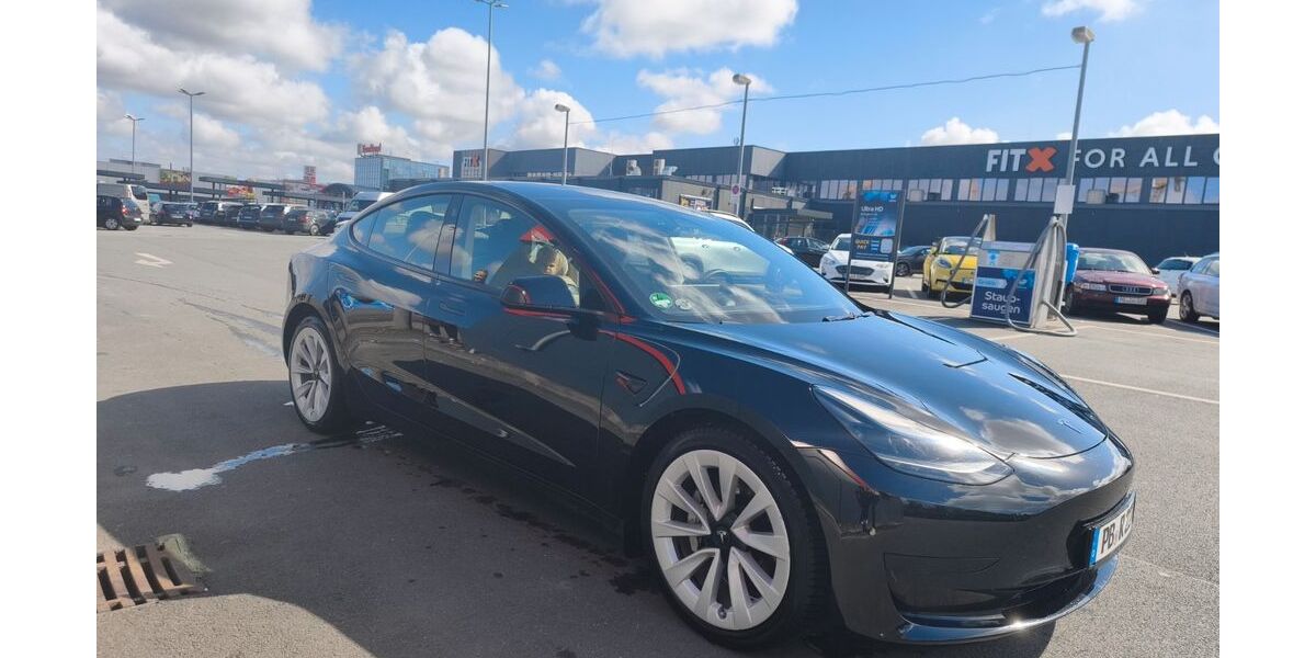 Tesla Model 3 62.500 km 25.100 &euro; Paderborn 33100