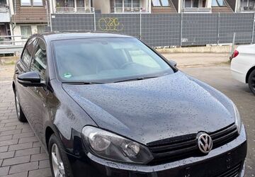 VW Golf 145.000 km 5.500 &euro; Paderborn 33102