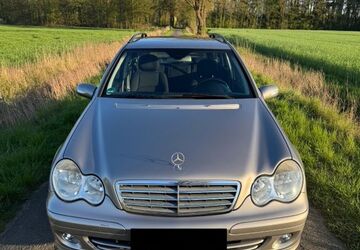 Mercedes-Benz C 200 281.000 km 1.900 &euro; Paderborn 33106