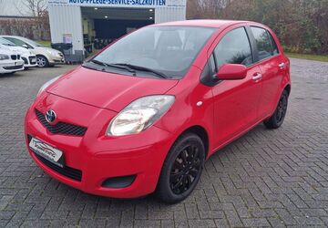 Toyota Yaris 112.500 km 3.999 &euro; Salzkotten 33154