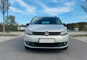 VW Touran 156.000 km 8.700 &euro; Detmold 32756