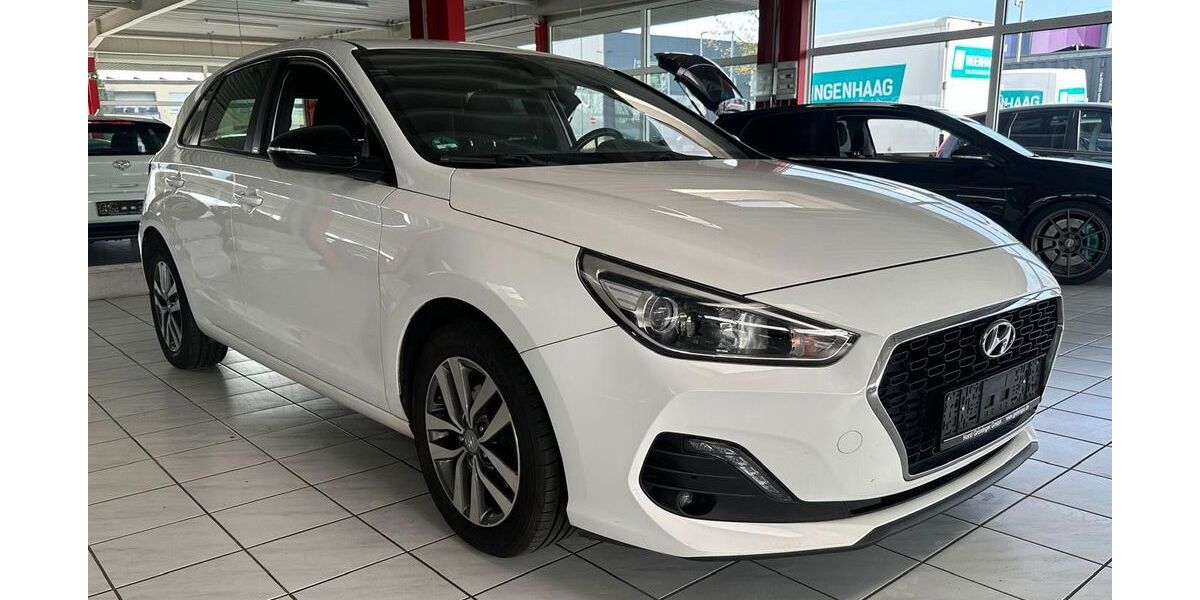 Hyundai i30 101.200 km 10.499 &euro; Paderborn 33100