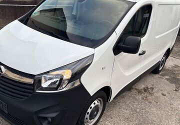 Opel Vivaro 49.706 km 13.690 &euro; Paderborn 33104