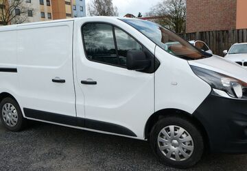 Opel Vivaro 96.000 km 9.999 &euro; Paderborn 33100